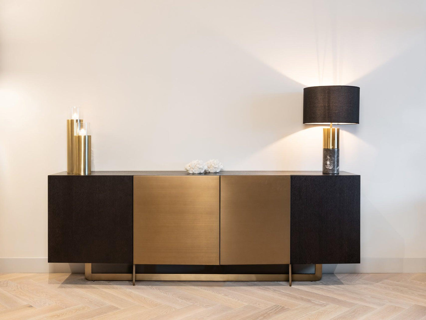 Alexander Jones Sideboard Dax 4-türig | brushed gold