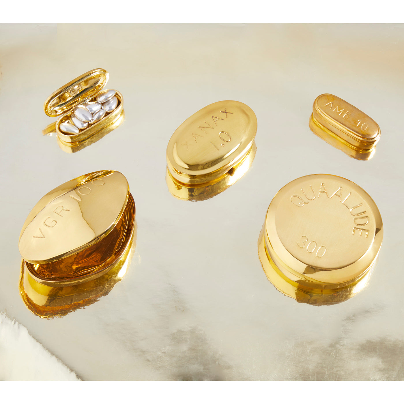 Jonathan Adler Ambien Pillendose aus massivem Messing | Gold