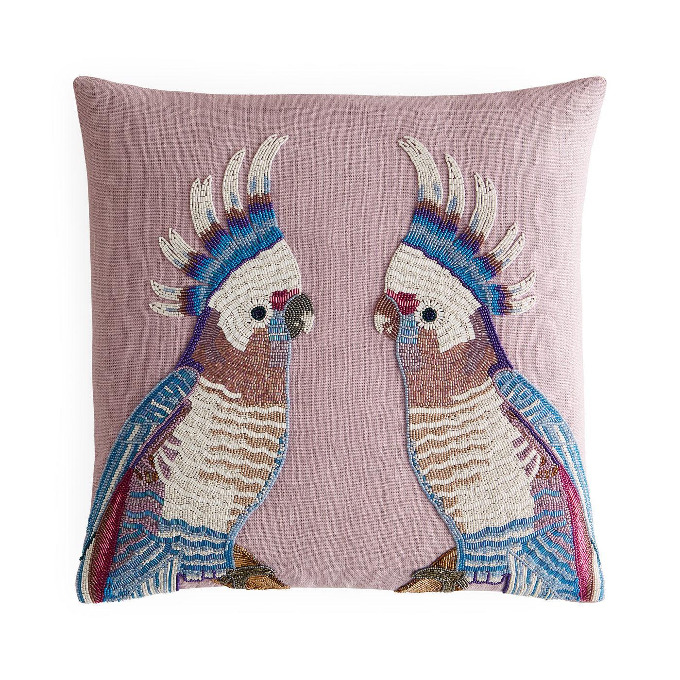 Jonathan Adler mit Perlen besticktes Kissen Parrots Papageien