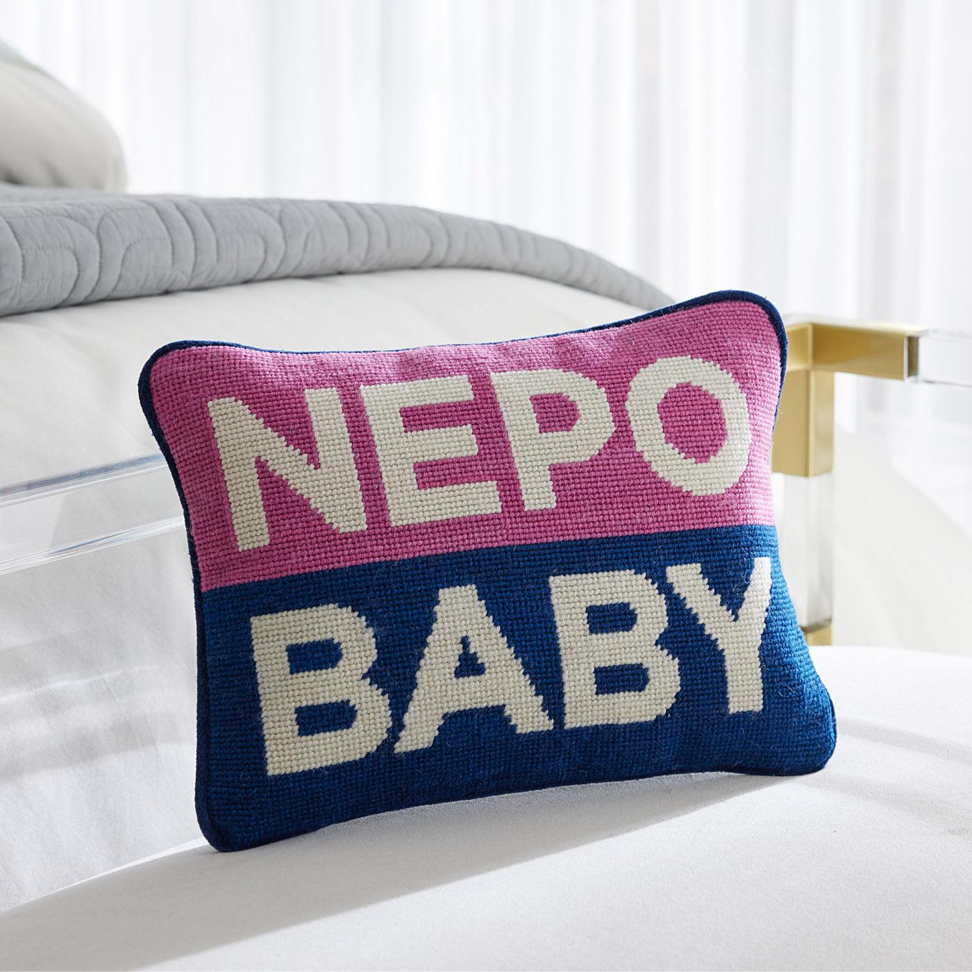 Jonathan Adler Needlepoint Kissen Nepo Baby | 30x23cm