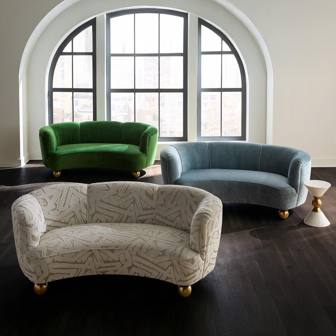 Jonathan Adler Rundes Samt-Sofa Parker