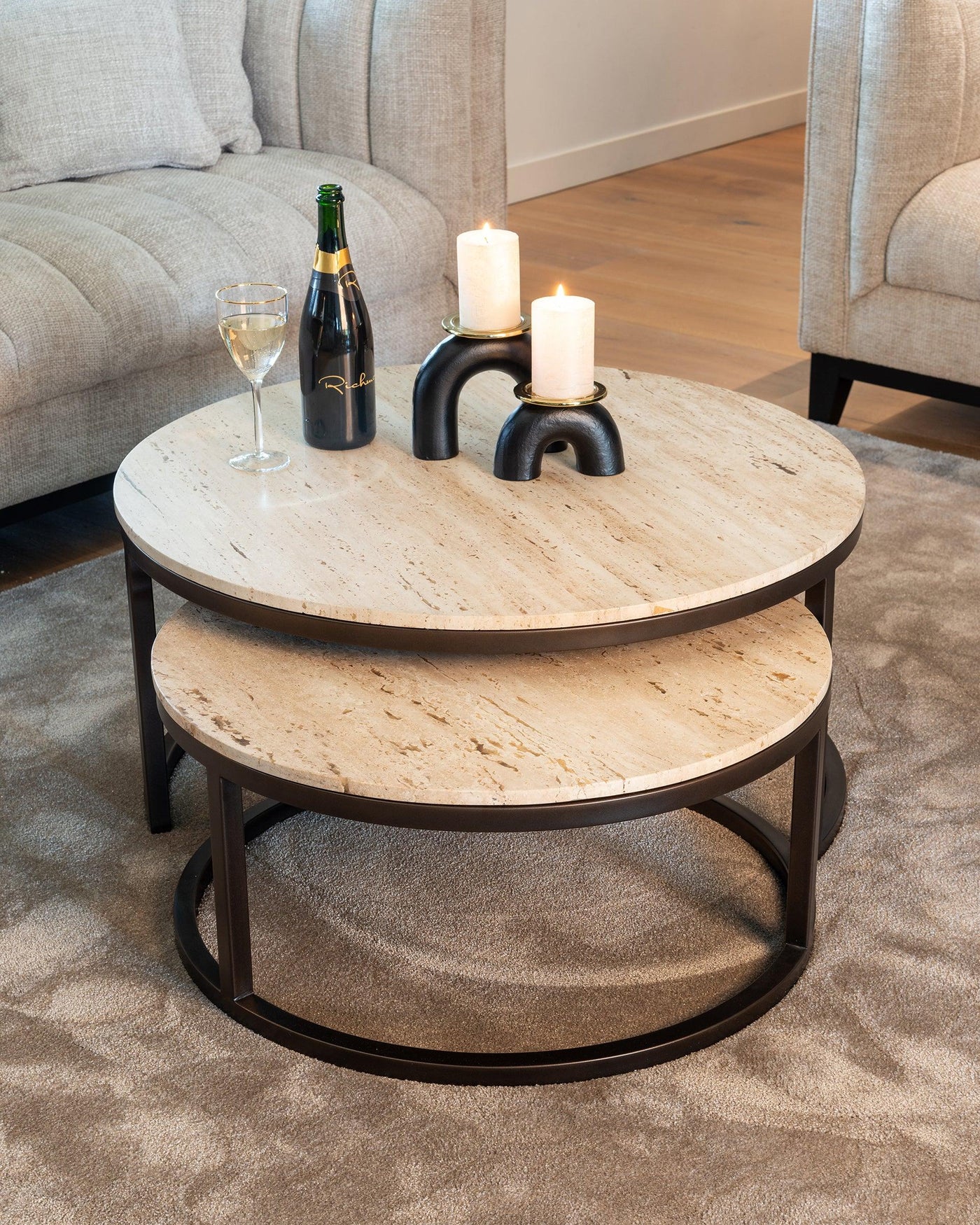 Richmond Interiors 2er Set Travertine Couchtisch Avalon Couchtisch