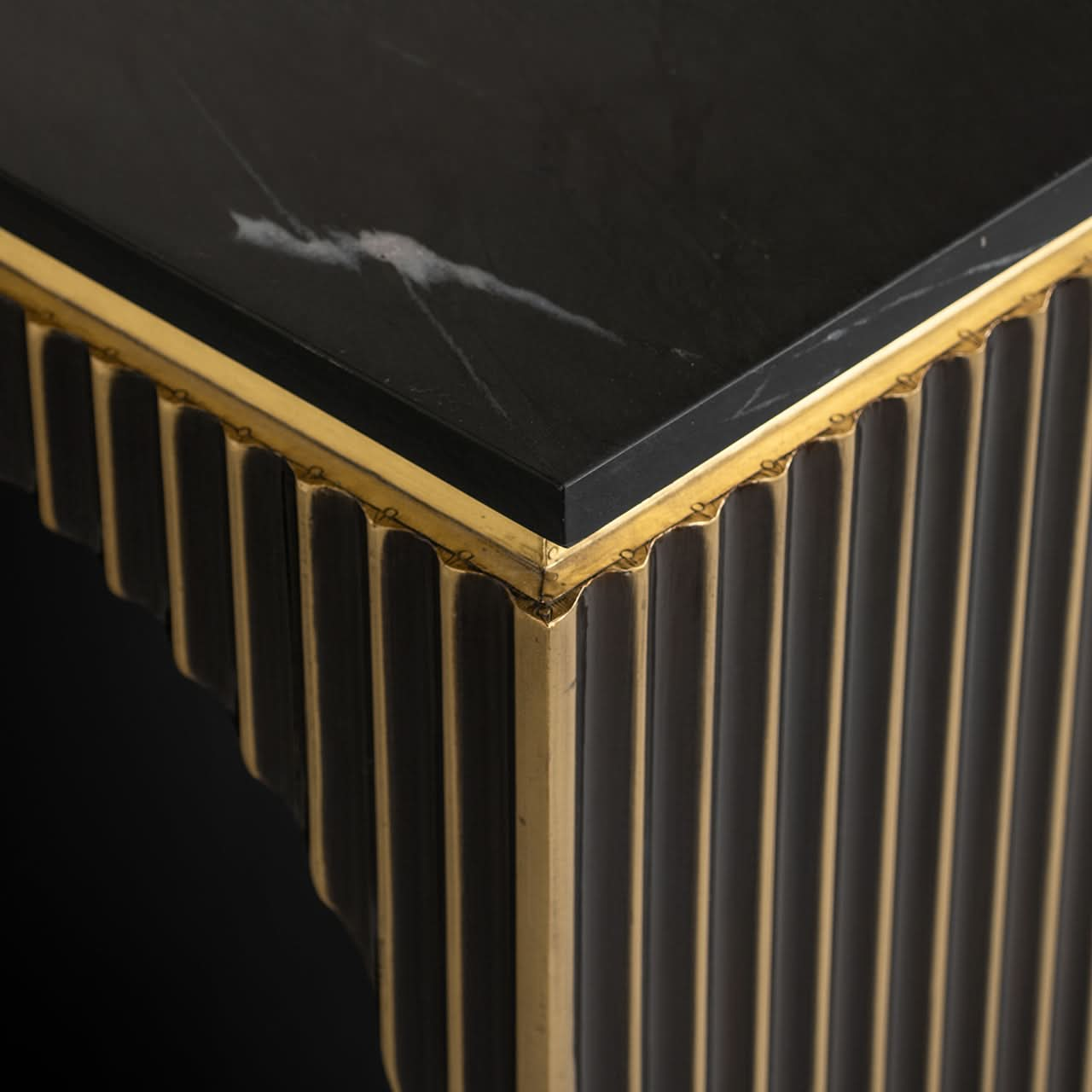 Richmond Interiors Marmor-Konsolentisch Les Arcs Ironville | brushed gold