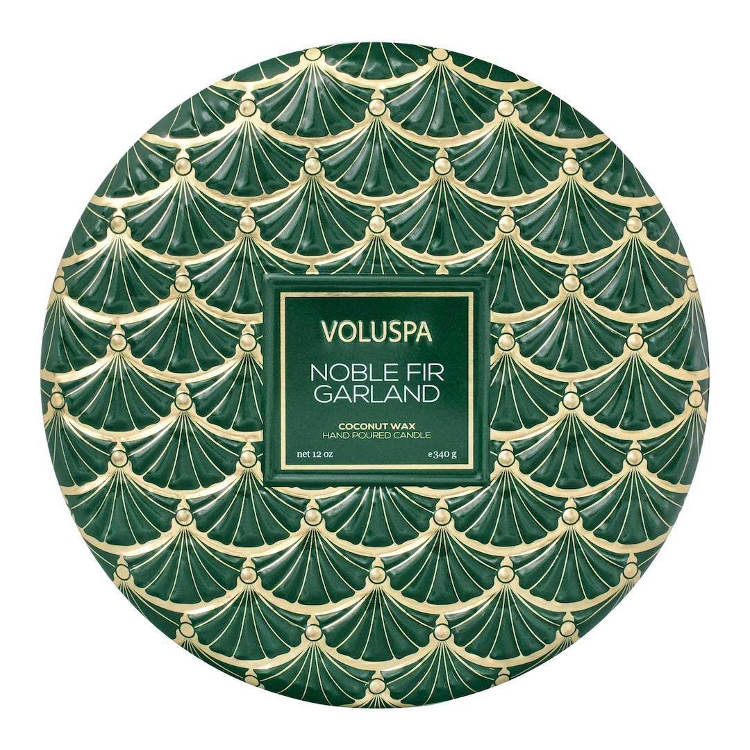 Voluspa 3-Docht Tin Duftkerze Noble Fir Garland Limited Holiday Edition