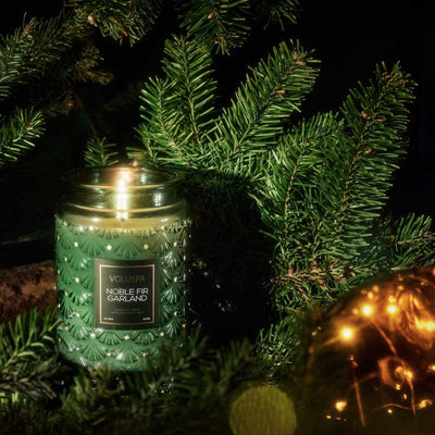 Voluspa Voluspa Duftkerze Noble Fir Garland Limited Holiday Edition | Large Jar Codeso Living